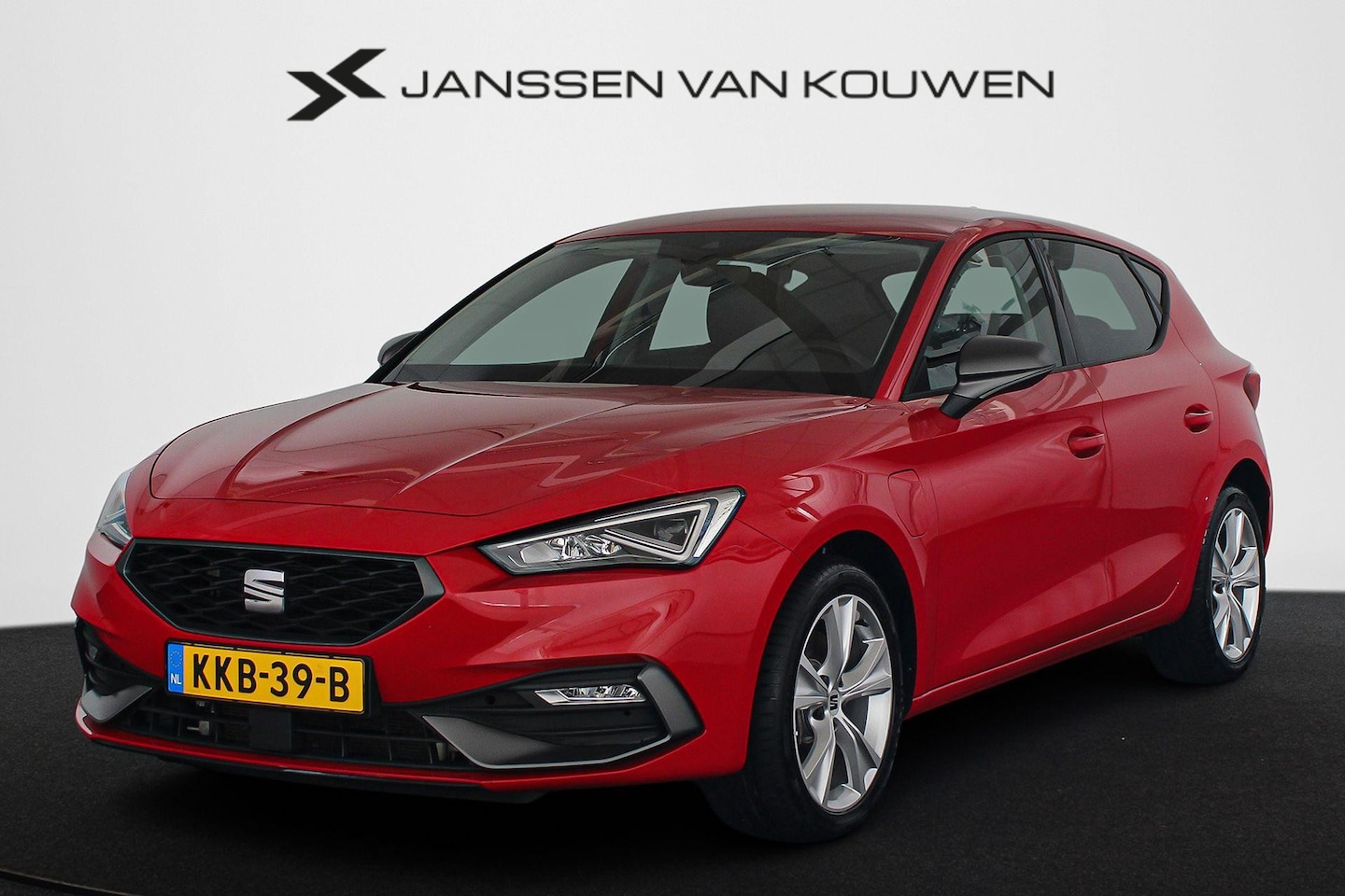 SEAT Leon - 1.4 TSI eHybrid PHEV FR Business Intense Trekhaak Stoelverwarming Memory - AutoWereld.nl