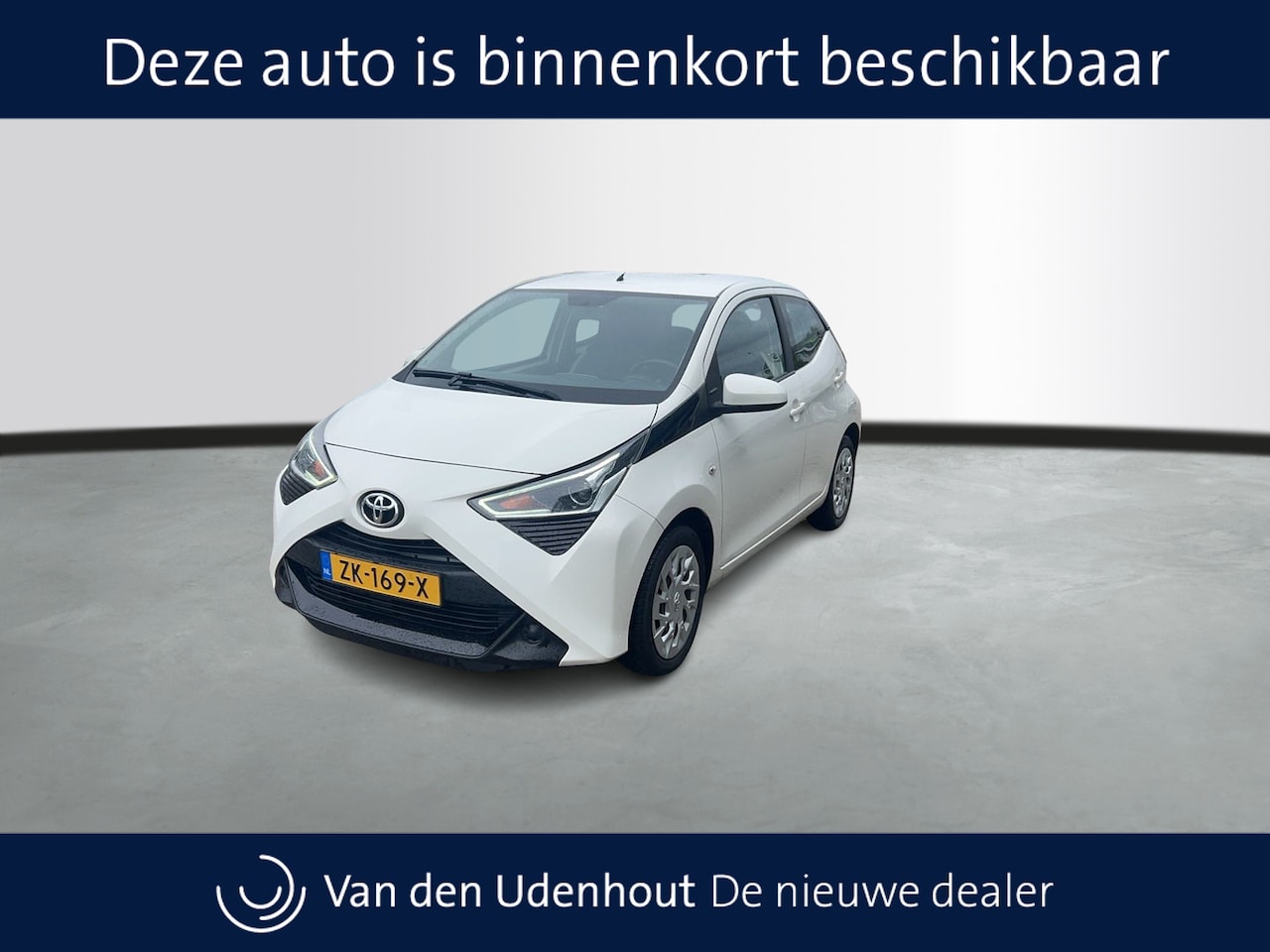 Toyota Aygo - 1.0 VVT-i x-play / Apple Carplay / Camera - AutoWereld.nl