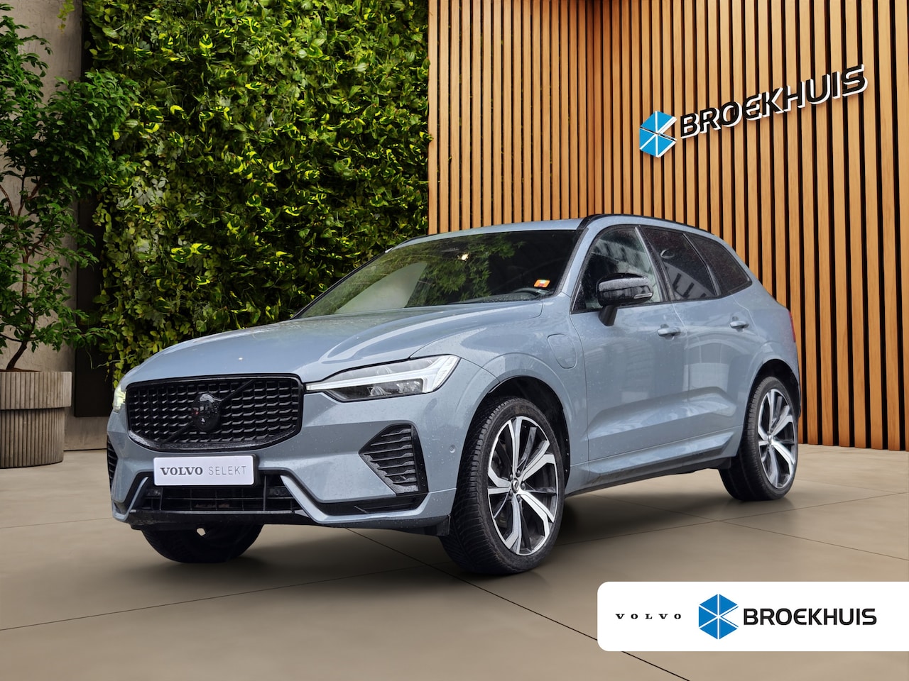 Volvo XC60 - 2.0 T6 Plug-in hybrid AWD R-Design | Trekhaak | 360 Cam | Pano | Head-up | Harman/Kardon | - AutoWereld.nl