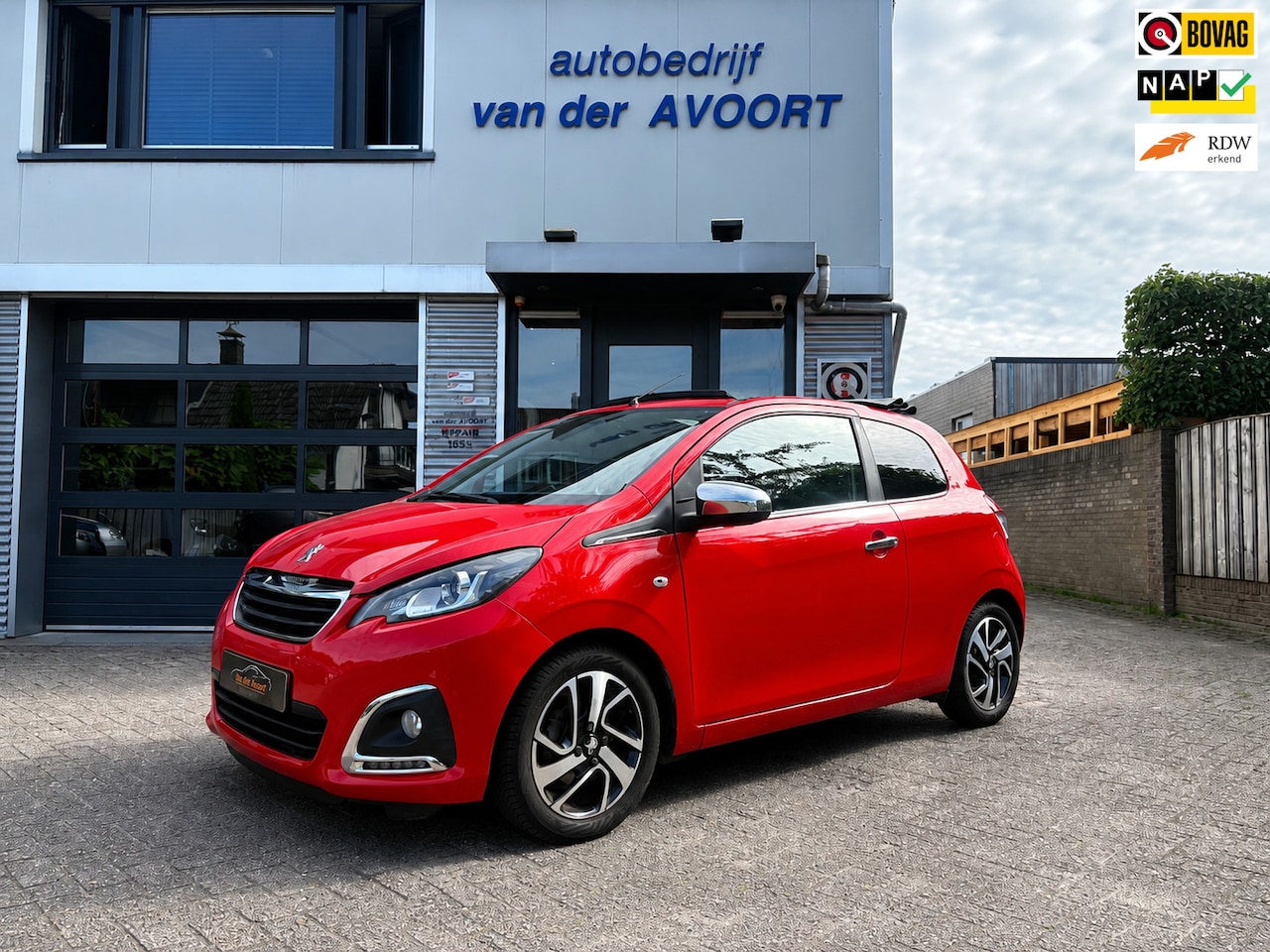 Peugeot 108 - 1.0 e-VTi Allure TOP! 1.0 e-VTi Allure TOP! - AutoWereld.nl