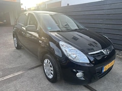 Hyundai i20 - 1.2i Business Edition APK 30-04-2027--AUX-IPOD-USB AANSL.--ZEER NETTE AUTO