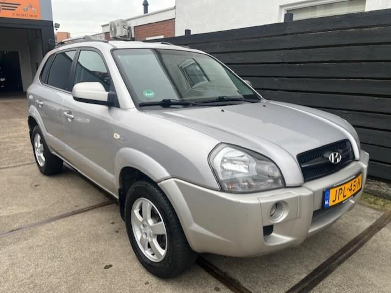 Hyundai Tucson - 2.0i Active AIRCO/TREKHAAK/DECEMBER 2026 APK! - AutoWereld.nl
