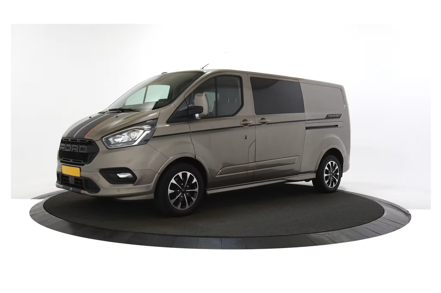 Ford Transit Custom - 2.0 TDci 170pk L2 H1 Sport DC - AutoWereld.nl