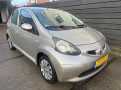 Toyota Aygo - 1.0-12V Access AIRCO/5 DEURS/NIEUWE APK