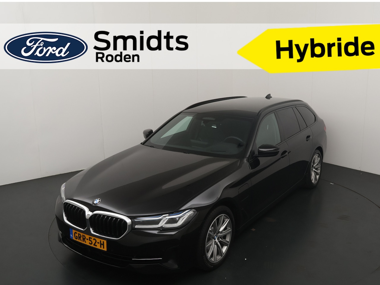 BMW 5-serie Touring - 530e 292PK Business Edition Plus | Climate seats | Leder | Glas Coating | Harman Cardon | - AutoWereld.nl