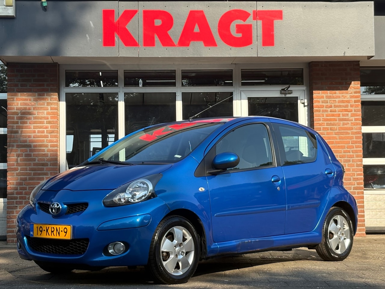Toyota Aygo - Dynamic Blue 1.0-12V - AUTOMAAT - Airco - lichtmetaal - 5drs - elektrische ramen - AutoWereld.nl