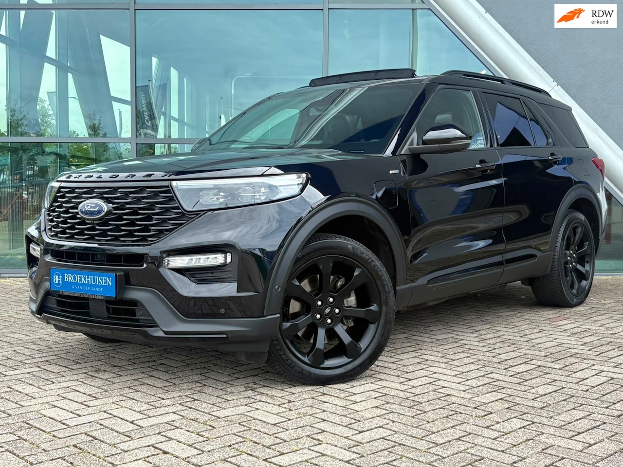 Ford Explorer - 3.0 V6 EcoBoost PHEV 7 Pers. ST-Line 457pk Panoramadak / 360 Camera / Trekhaak - AutoWereld.nl
