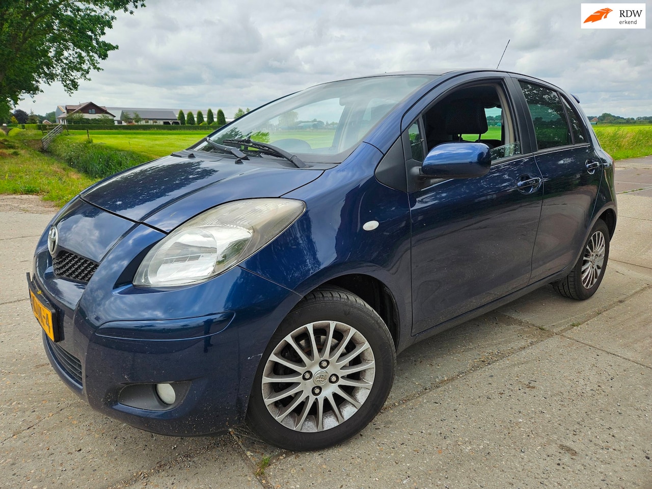 Toyota Yaris - 1.3 VVTi Dynamic/ airco/ 5 deurs/ bj 2009 ( export) - AutoWereld.nl