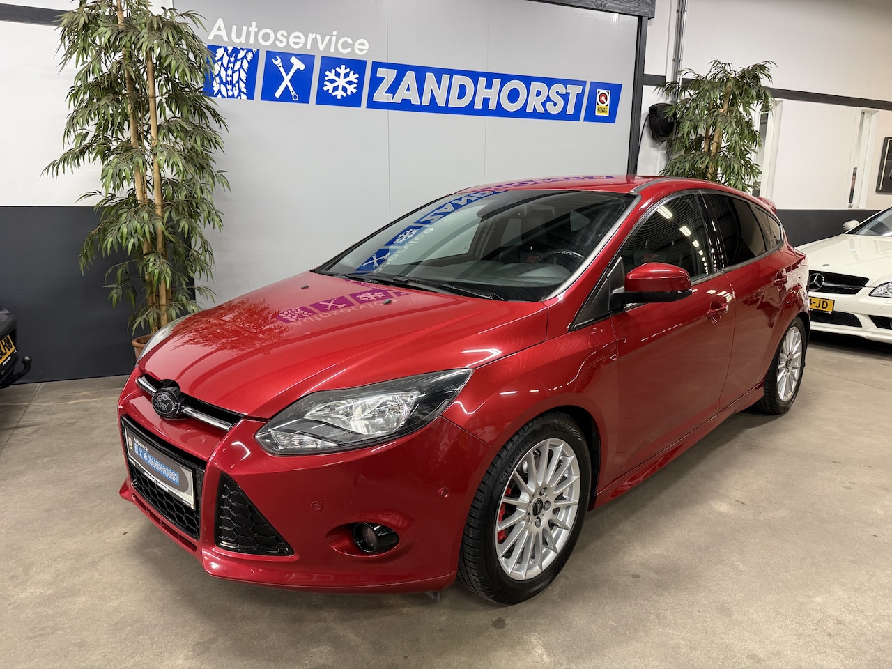Ford Focus - 1.6 EcoBoost First Edition // Leer // Camera - AutoWereld.nl