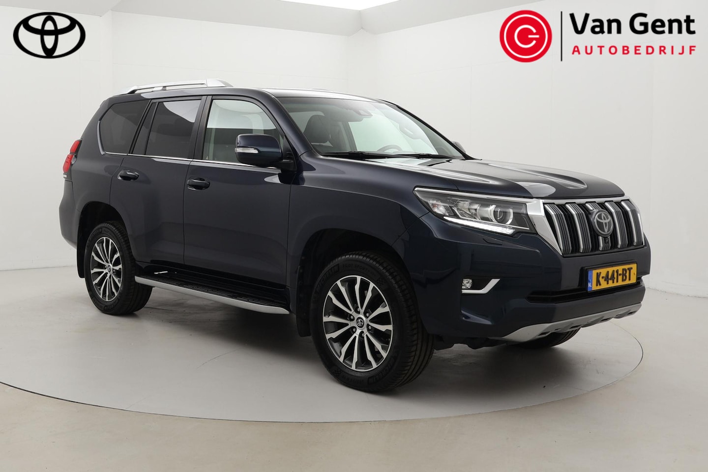 Toyota Land Cruiser - 7 pers. 2.8 D-4D Executive | Panoramadak | Trekhaak | Treeplanken | Stoel-/achterbankverwa - AutoWereld.nl