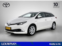 Toyota Auris Touring Sports - 1.8 Hybrid Executive | Dealer Onderhouden | Stoelverwarming | Parkeersensoren voor+achter