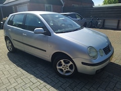 Volkswagen Polo - 1.4-16V Sportline