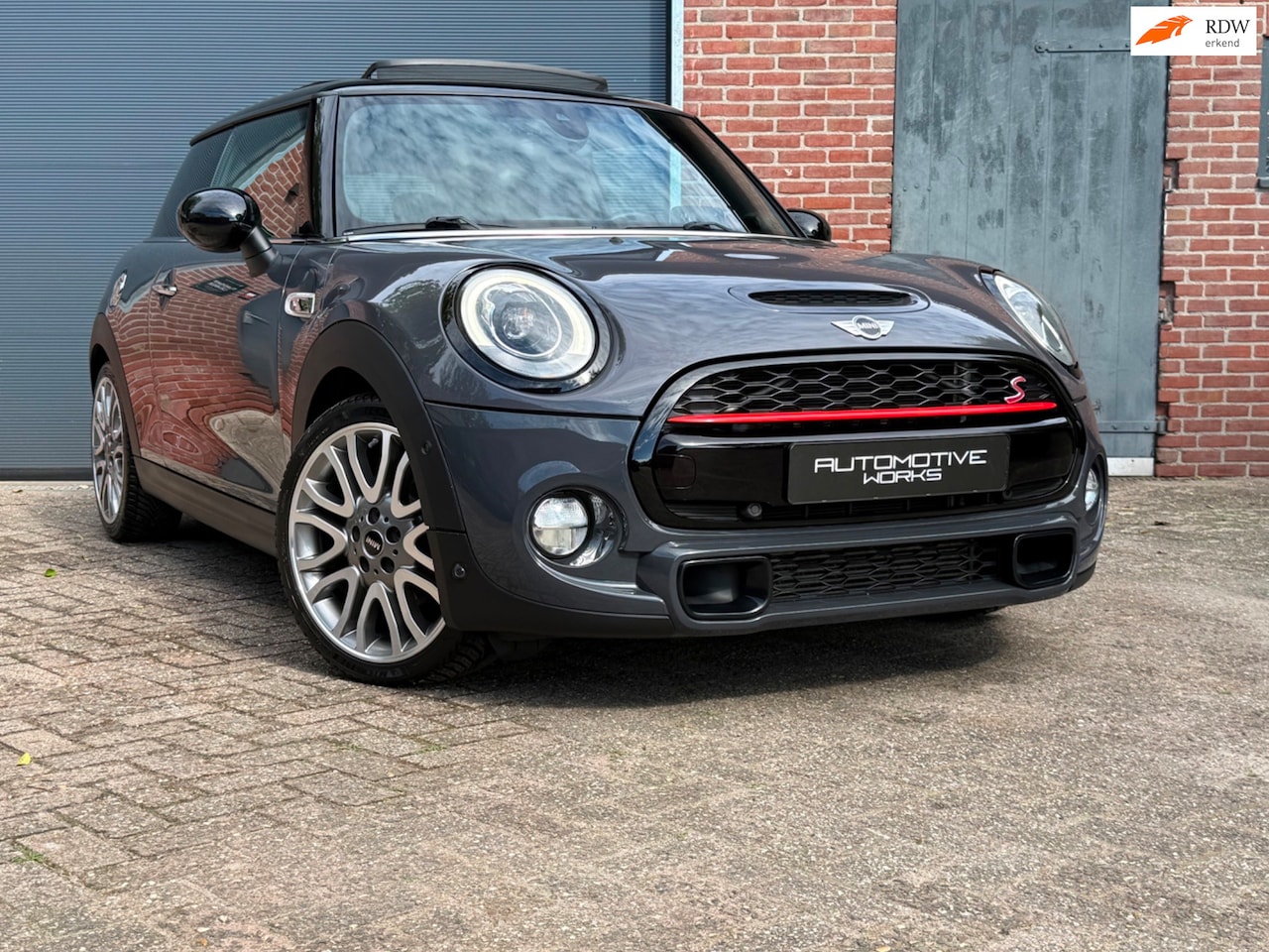 MINI John Cooper Works - S 2.0 JCW Tuning Kit l Harman & Kardon l Panodak l ACC l JCW Pro uitlaat l Stoelverwarming - AutoWereld.nl