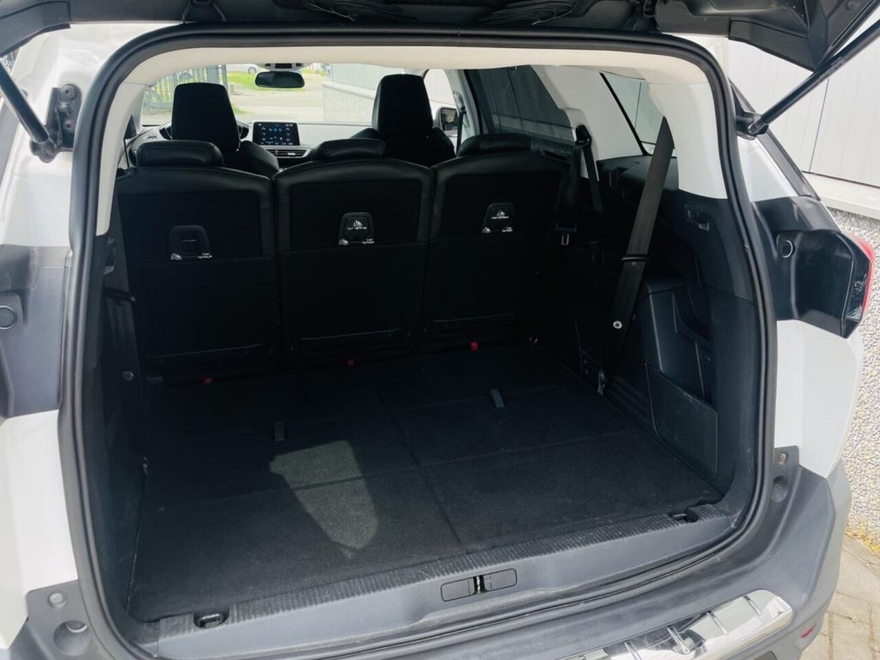 Peugeot 5008 - 1.2 PureTech Allure | nieuwe distributieriem | Trekhaak | 7-persoons | Muziek streamen