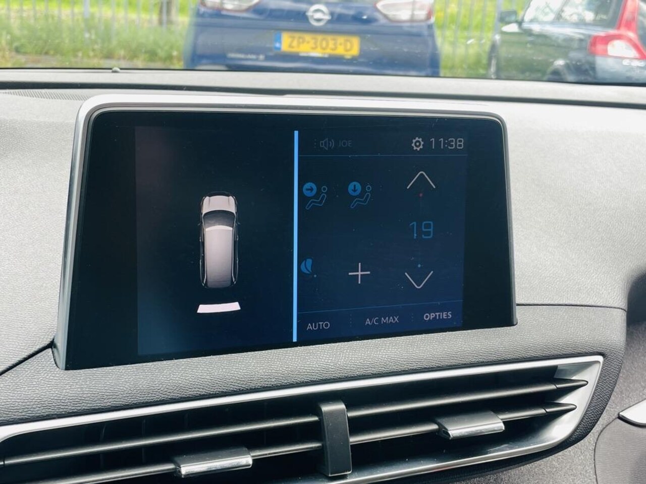 Peugeot 5008 - 1.2 PureTech Allure | nieuwe distributieriem | Trekhaak | 7-persoons | Muziek streamen