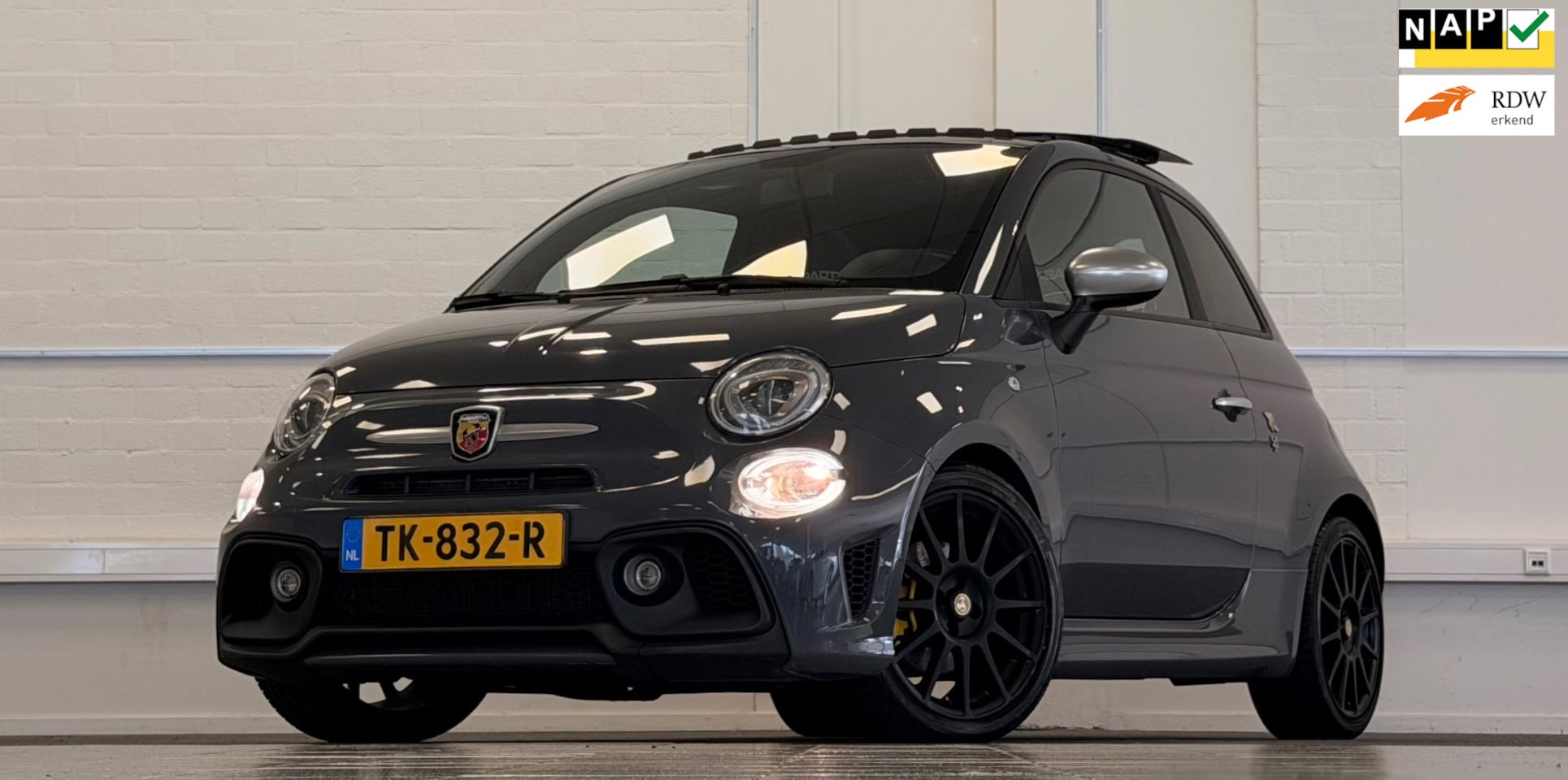 Fiat 500 Abarth - 1.4 T-Jet Turismo 165pk Automaat Schuif/kanteldak Mooi! - AutoWereld.nl