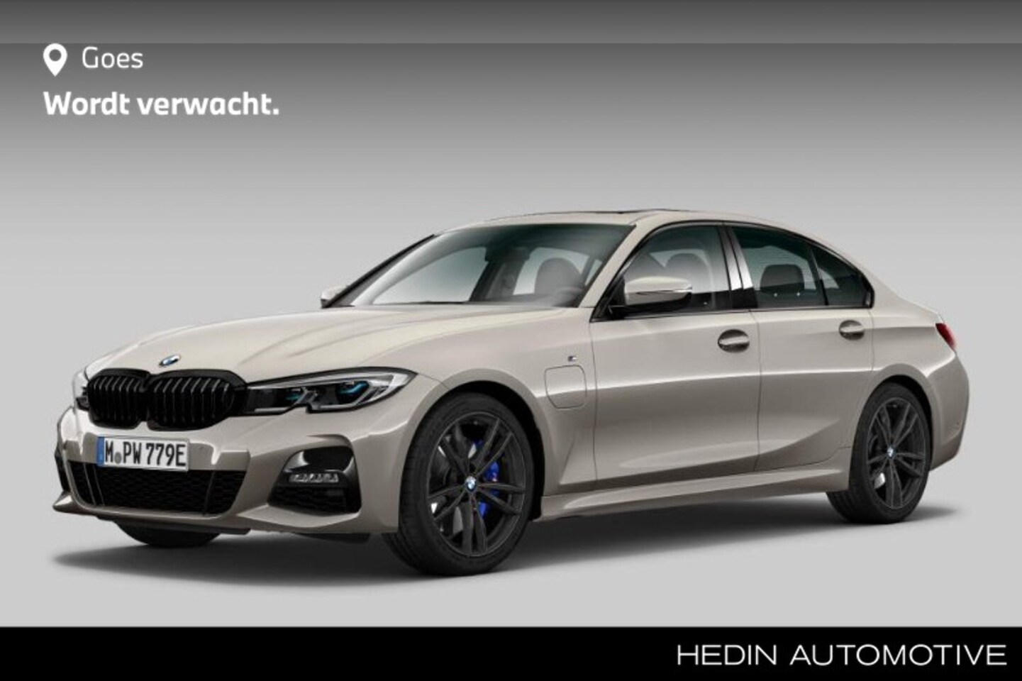 BMW 3-serie - 330e High Executive | M Sport Plus Pack | Achteruitrijcamera | Elektrisch glazen schuif-/k - AutoWereld.nl