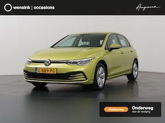Volkswagen Golf - 1.0 eTSI Life | Trekhaak | Navigatie | Cruise Control Adaptief | Parkeersensoren |