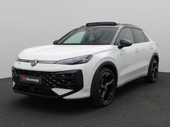 Volkswagen T-Roc - 1.5 eTsi R-Line First Edition 150PK DSG Pano-Schuifdak, Trekhaak, Black Style, 20" LM Velg