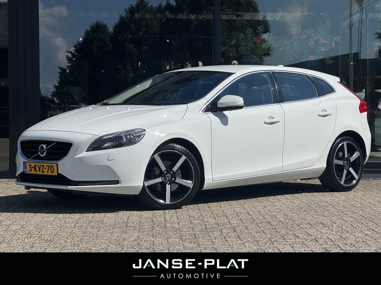 Volvo V40 - 1.6 T3 Summum Xenon | Leder | Trekhaak | - AutoWereld.nl