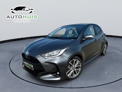 Toyota Yaris - 1.5 Hybrid Exclusive JBL Panoramadak Achteruitrijcamera 17"