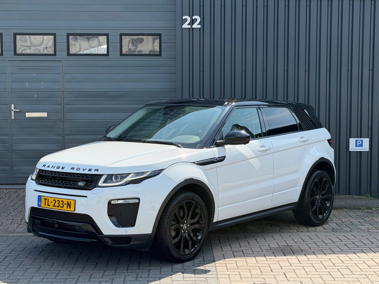 Land Rover Range Rover Evoque - 2.0 Si4 HSE Dynamic|Pano|360*|Keyless|Leder|Meridan|Trekhaak|Dealer Onderh - AutoWereld.nl