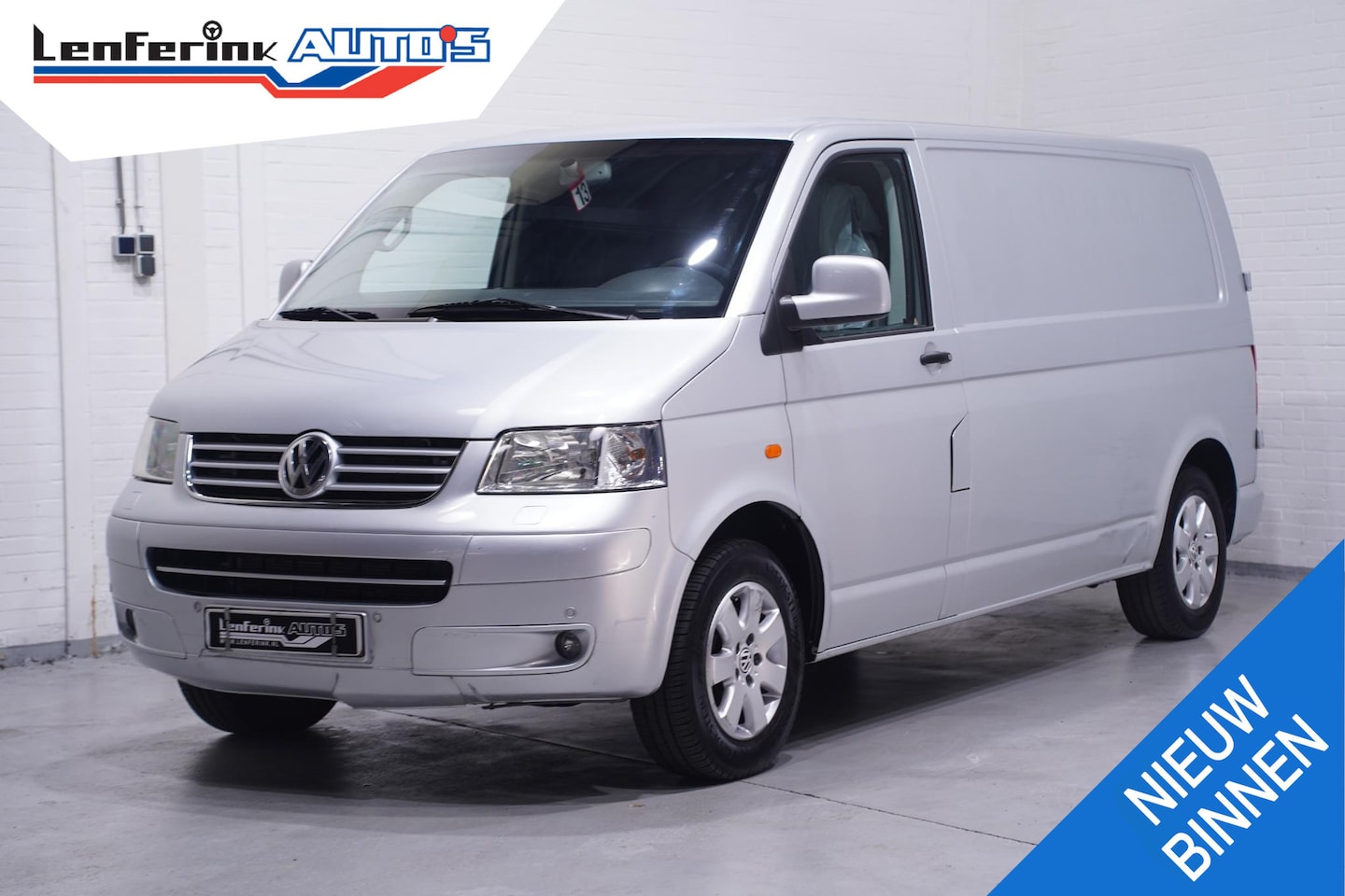 Volkswagen Transporter - 2.5 TDI 130 pk Lang 5 Cilinder Youngtimer Airco Cruise Control, Trekhaak 2.500 kg, 2-Zits - AutoWereld.nl