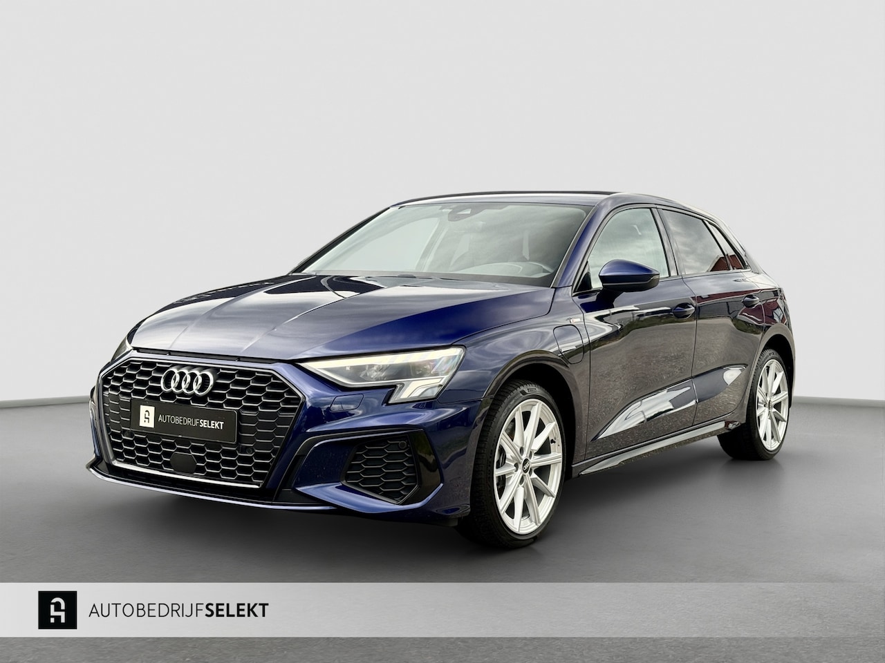 Audi A3 Sportback - 40 TFSI e| RS stoelen | Carplay | Camera | ACC | S-line | Elektr. achterklep | Side Assist - AutoWereld.nl