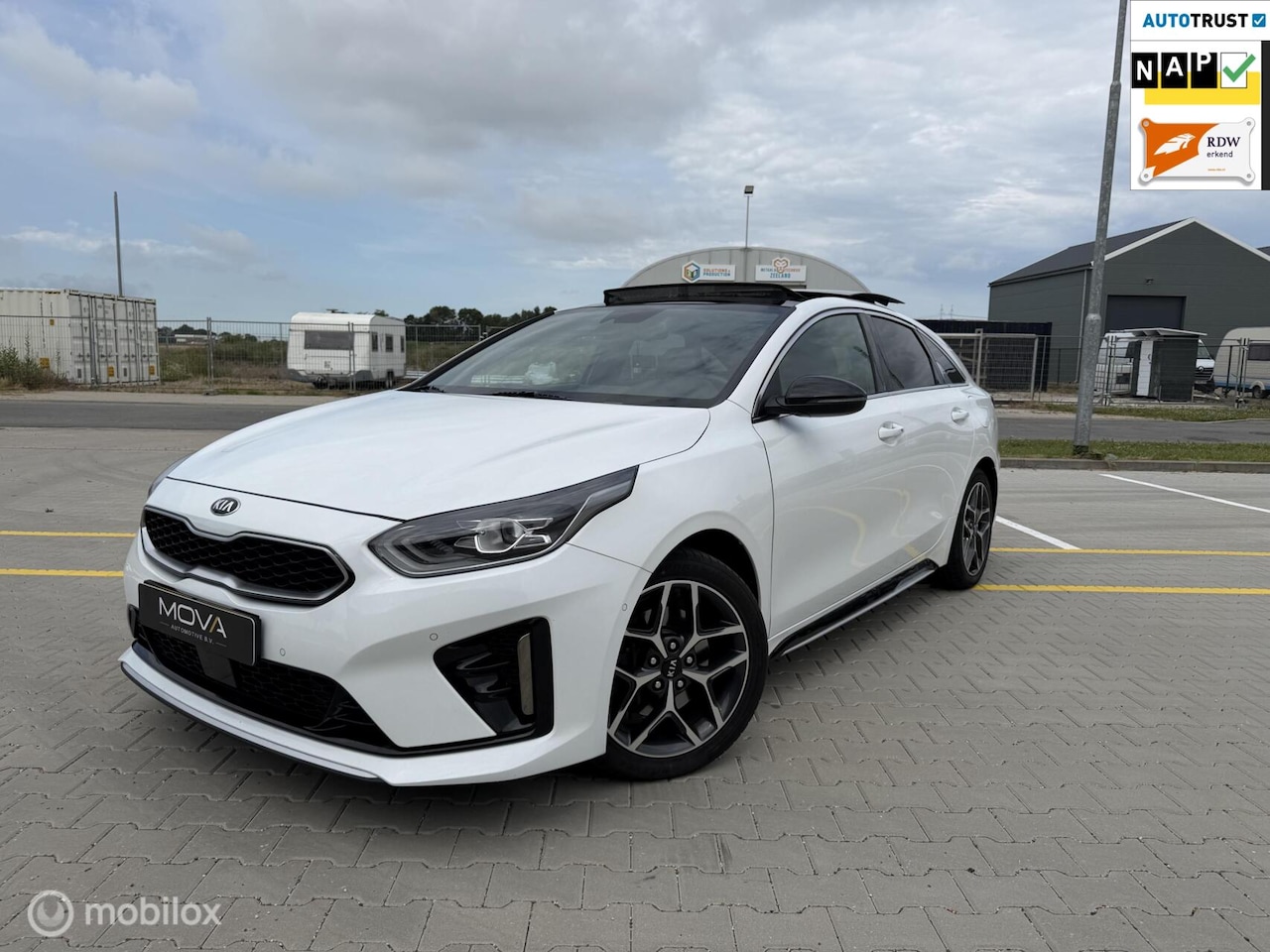 Kia Pro cee'd - 1.6 CRDi GT-PlusLine|DEALERONDERHOUDEN|GARANTIE| - AutoWereld.nl