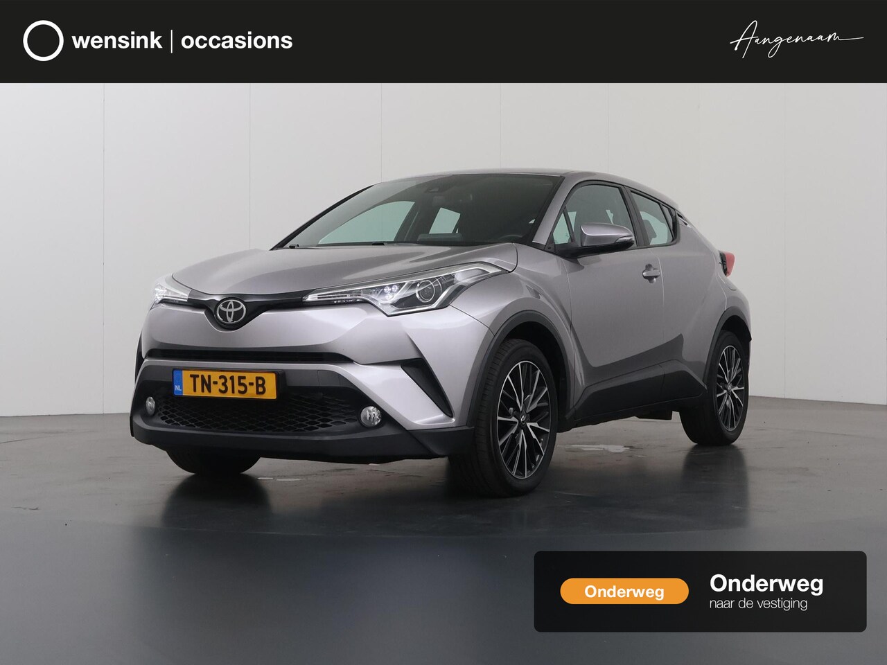 Toyota C-HR - 1.2 Urban | Trekhaak Afneembaar | Parkeercamera | Navigatie | Climate Control | Keyless Go - AutoWereld.nl