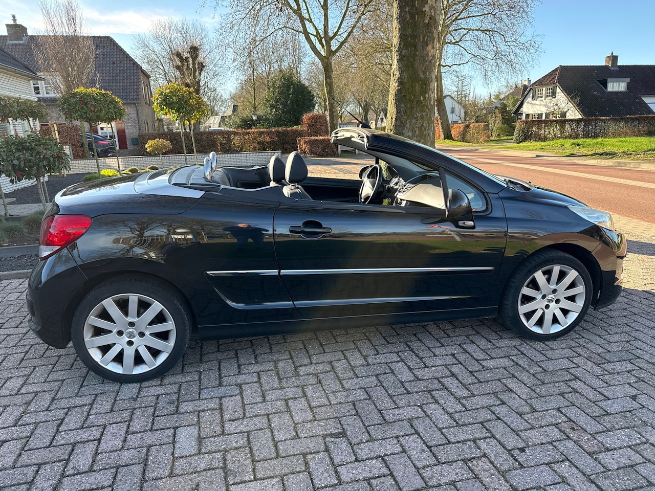 Peugeot 207 CC - 1.6 VTi Griffe 1.6 VTi Griffe - AutoWereld.nl
