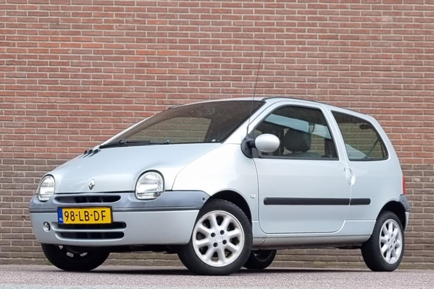 Renault Twingo - 1.2 Dynamique 1.2 Dynamique, Origineel NL, APK t/m 02-2027, Radio/CD. - AutoWereld.nl