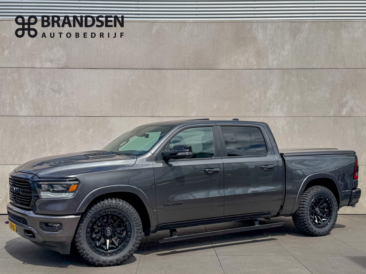 Dodge Ram 1500 - 5.7 V8 4x4 Crew Cab Laramie G/T-Luchtvering-Pano-Keyless-H&K-LPG-Grootscherm-Laaddeksel - AutoWereld.nl