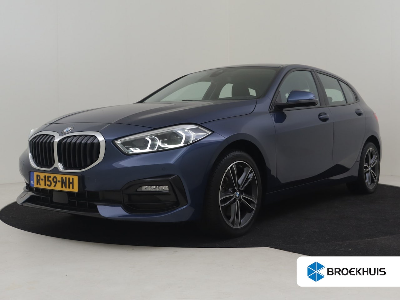 BMW 1-serie - 118i Business Edition M Sport Line l 1e EIgenaar l LED Koplampen l Sportstoelen l Navigat - AutoWereld.nl