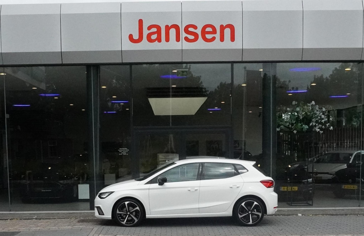 SEAT Ibiza - 1.0 EcoTSI FR Business Connect | CARPLAY | ACC | CAMERA | LED | 18 INCH - AutoWereld.nl
