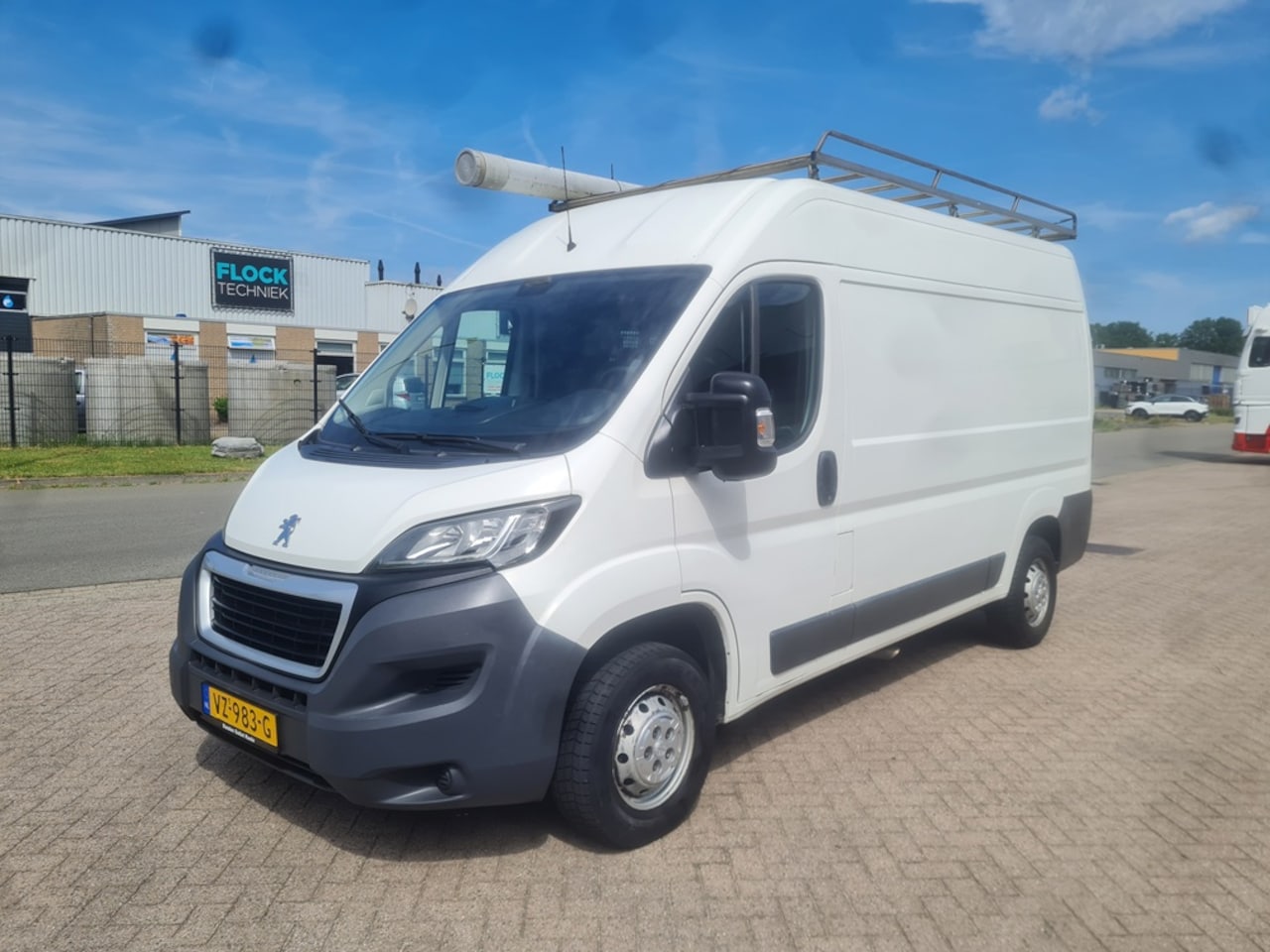 Peugeot Boxer - 335 2.0 BlueHDI L2H2 Euro 6 - AutoWereld.nl