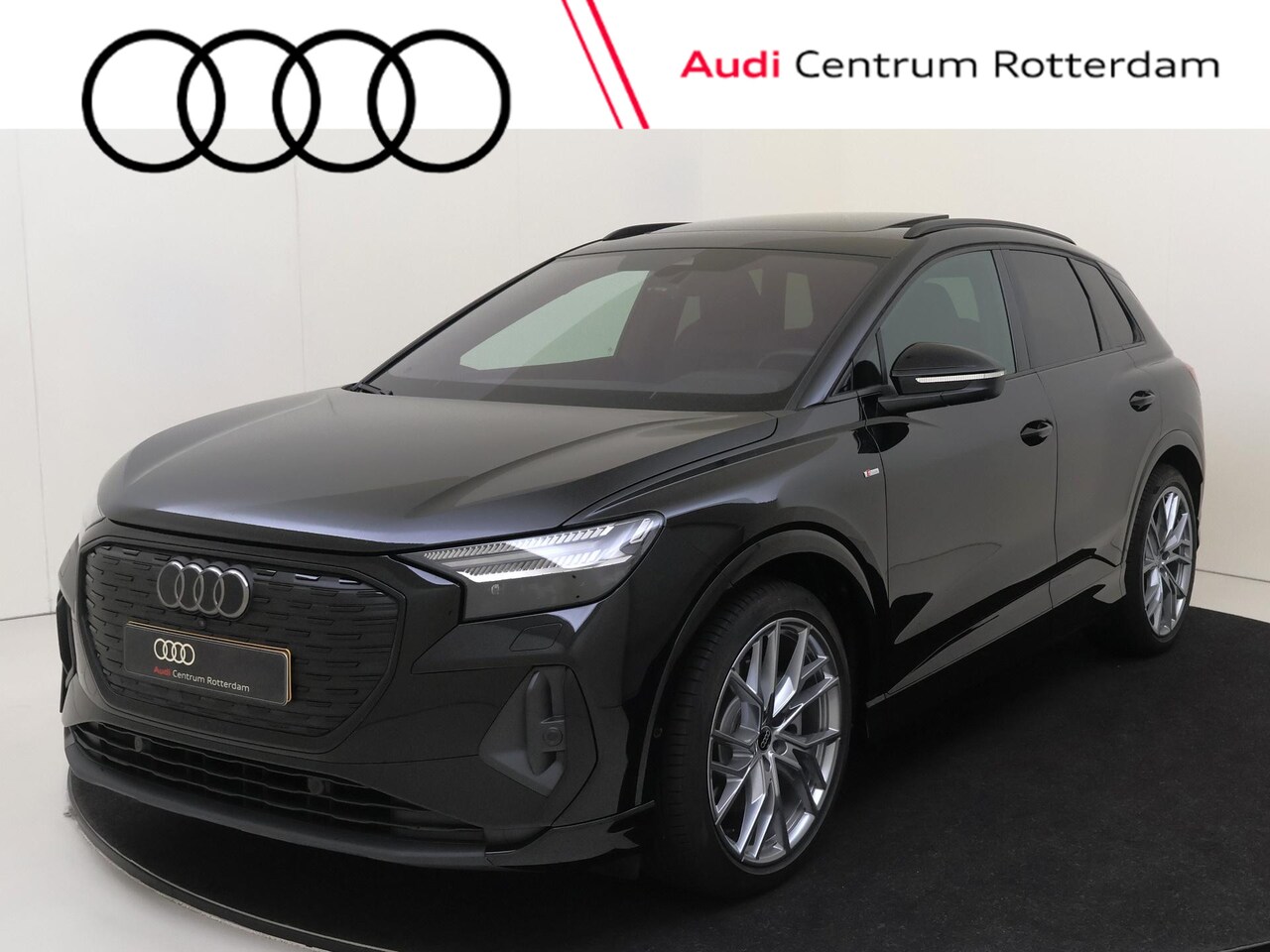 Audi Q4 e-tron - 45 quattro S Edition 82 kWh | Panoramadak | Sonos | Trekhaak | Adaptive cruise | Geheugen - AutoWereld.nl