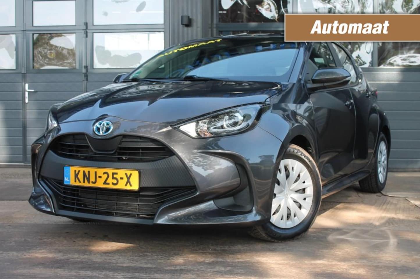 Toyota Yaris - 1.5 HYB. ACTIVE Automaat / Camera / Cruise control / Dab radio / Apple carp. - AutoWereld.nl