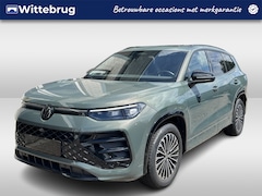 Volkswagen Tayron - 1.5 eHybrid R-Line / AUTOMAAT/ 272 PK/ GARANTIE TM 7-2030/ TREKHAAK/ PANO/ BLACK STYLE/ 36