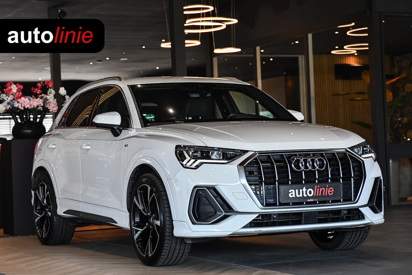 Audi Q3 - 35 TFSI 3x S-line. ACC, Camera, Matrix, Dodehoek, Stoelverw! - AutoWereld.nl
