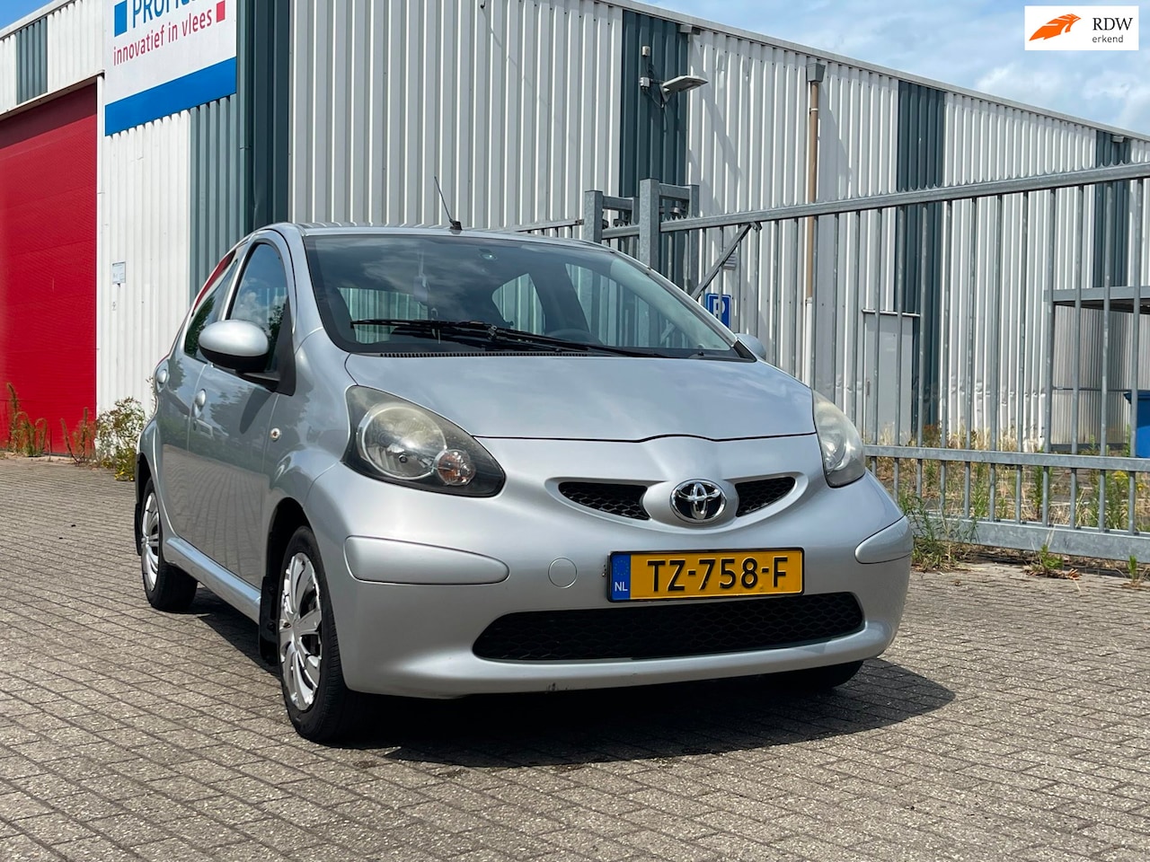 Toyota Aygo - 1.0-12V 2008 5drs Grijs - AutoWereld.nl
