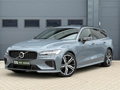 Volvo V60 - T6 Plug-in AWD Ultimate Dark|Long|360|B&W|Pano|HuD|Trekhaak