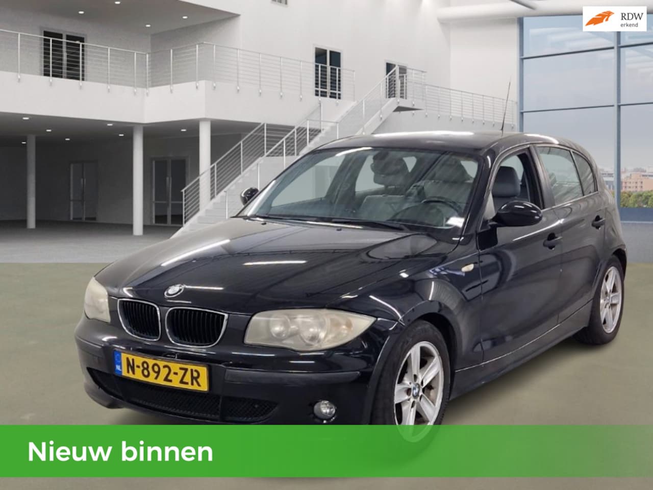 BMW 1-serie - 118i 5DRS AUTOMAAT AIRCO LEDER VELGEN NIEUWE APK CRUISECONTROL - AutoWereld.nl