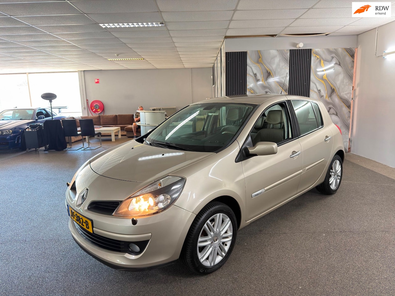Renault Clio - 1.6-16V Dynamique 1.6-16V Dynamique,Automaat,Apk Nieuw,Cruise,Clima,Parksensor,Leder,N.A.P,5Deurs,2 sleutels - AutoWereld.nl