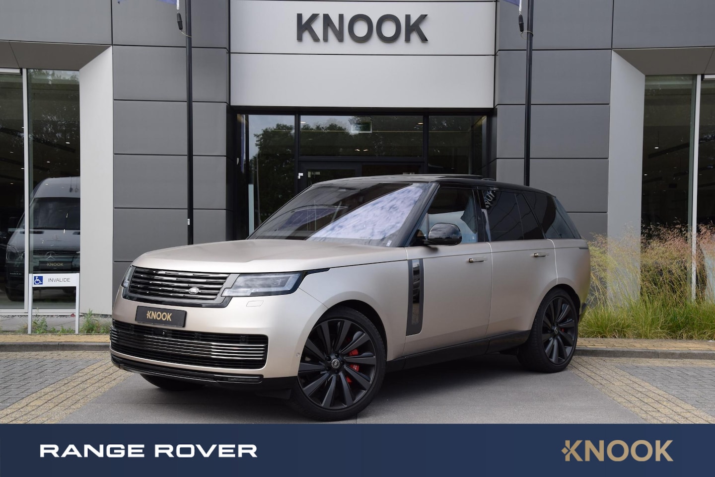 Land Rover Range Rover - 4.4 P530 SV - AutoWereld.nl