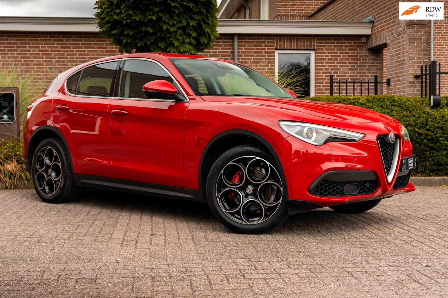 Alfa Romeo Stelvio - 2.0 T AWD Super 280 PK Camera Stoel/Stuurverw Memory 20'' Q4 - AutoWereld.nl