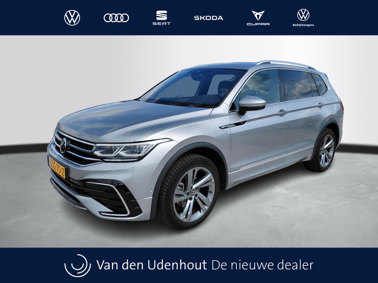 Volkswagen Tiguan Allspace - 1.5 TSI R-Line Business 7p. | Trekhaak | Derde zitrij | Winterpakket | LED matrix | - AutoWereld.nl