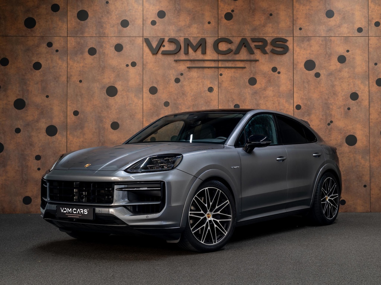 Porsche Cayenne Coupé - 3.0 E-Hybrid | Sportdesign | 18-weg | Bijrijdersdisplay | Keyless | Luchtvering | - AutoWereld.nl