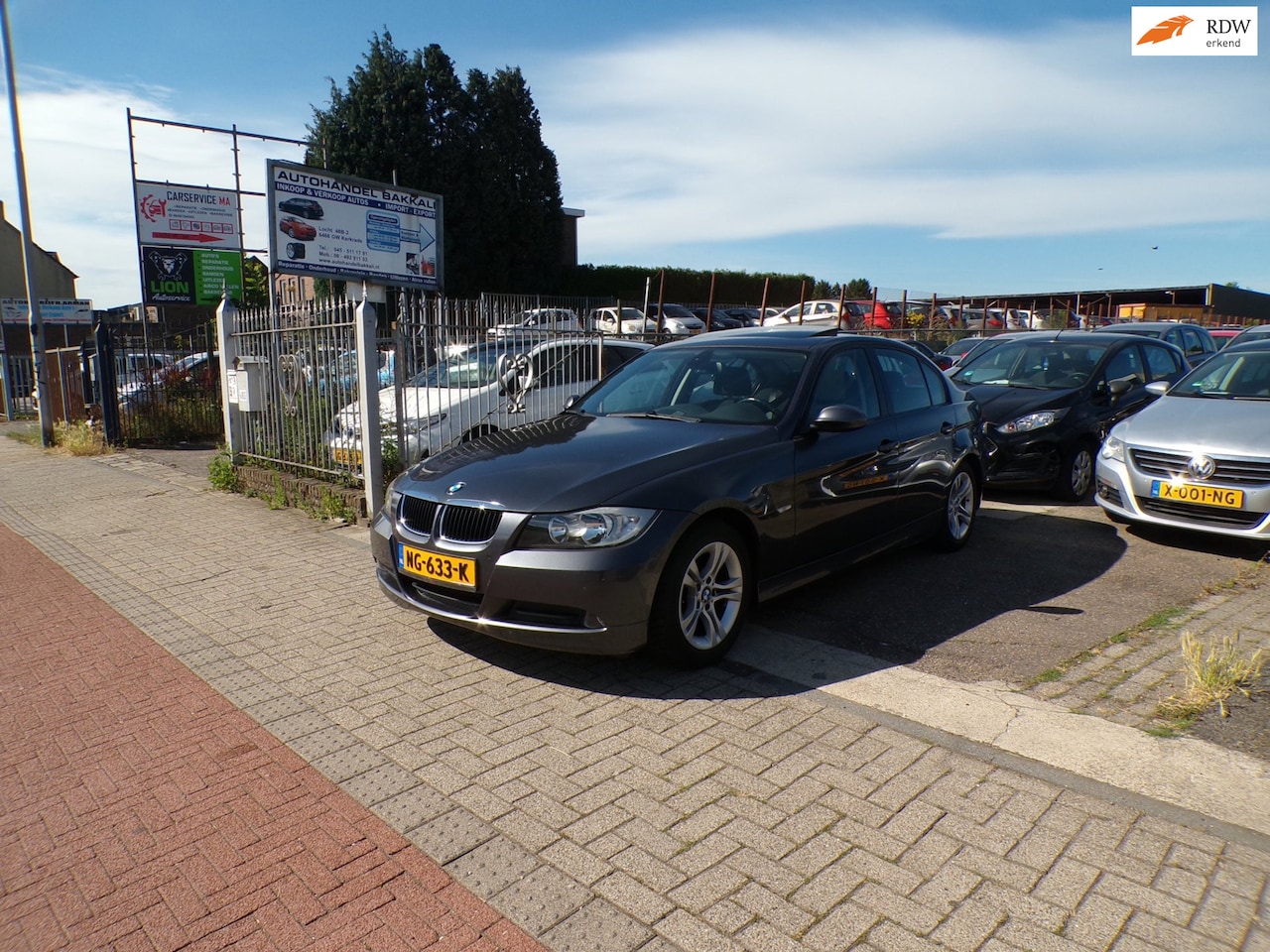 BMW 3-serie - 318i 318i - AutoWereld.nl