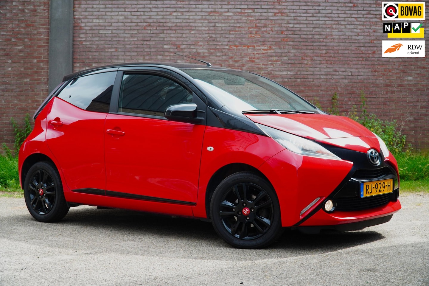 Toyota Aygo - 1.0 VVT-i x-cite 1.0 VVT-i x-cite, Airco, Camera, Elektr. Ramen, LM Velgen, Bluetooth. Ned. Auto - AutoWereld.nl